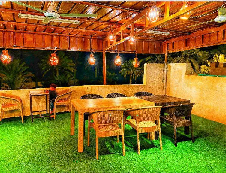 Sehma Guest House Al Ḩamrāʼ Rom bilde